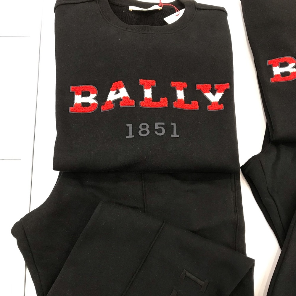 Bally outfit - Picture 1 of 13